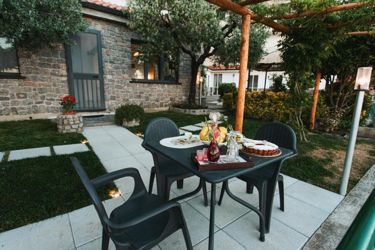 Apartments Paradise Garden Holiday House Аджерола Екстер'єр фото